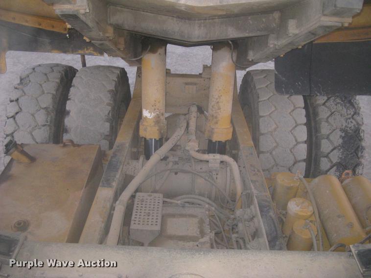 image for item L3980 1995 Caterpillar 769C haul truck