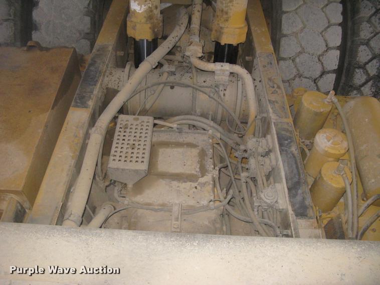 image for item L3980 1995 Caterpillar 769C haul truck
