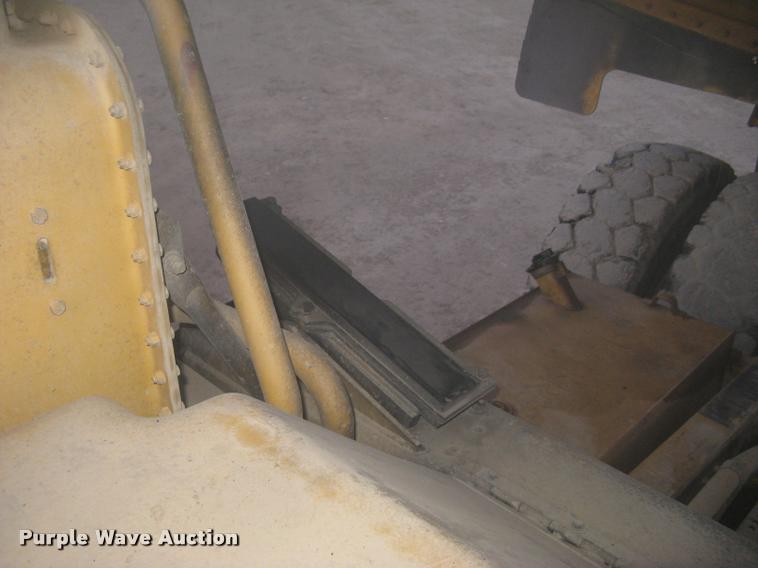 image for item L3980 1995 Caterpillar 769C haul truck