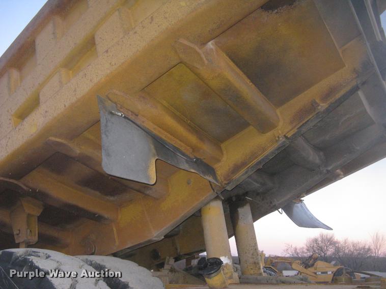 image for item L3980 1995 Caterpillar 769C haul truck