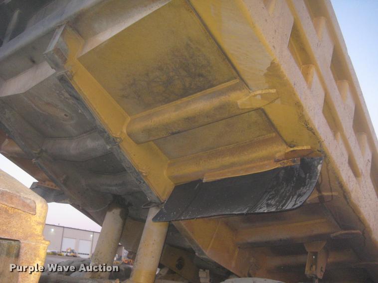 image for item L3980 1995 Caterpillar 769C haul truck