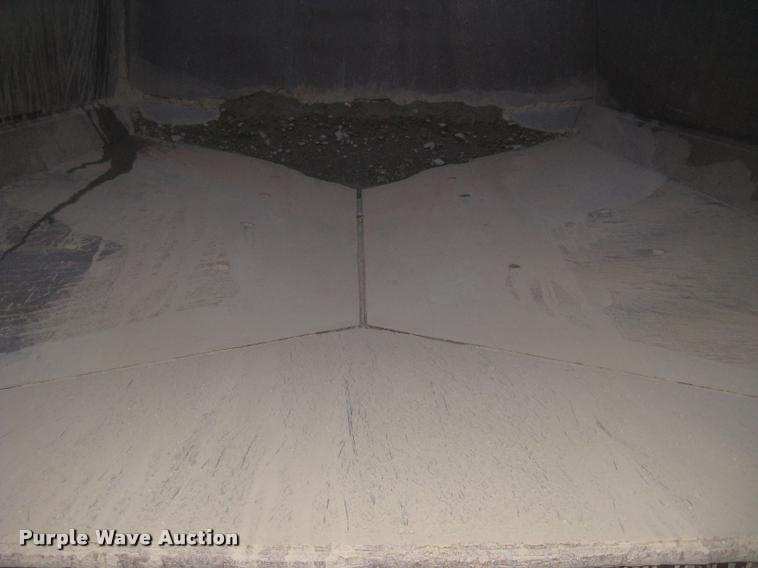 image for item L3980 1995 Caterpillar 769C haul truck