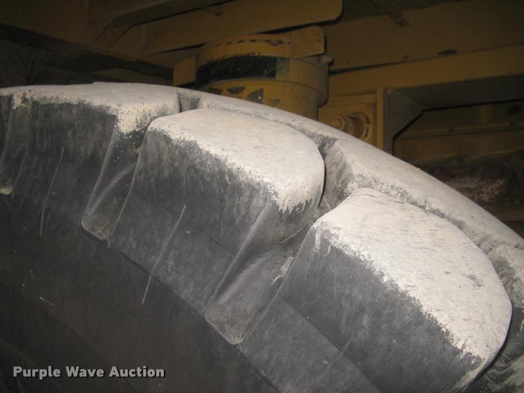 image for item L3980 1995 Caterpillar 769C haul truck