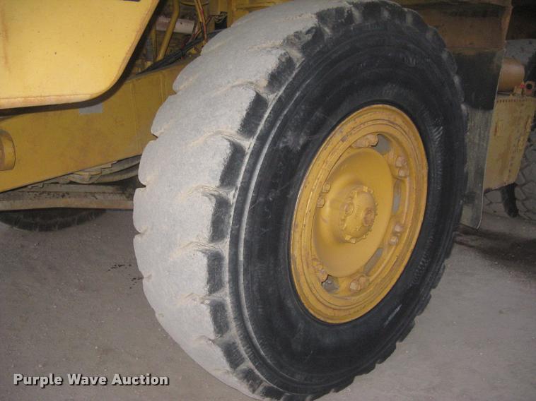 image for item L3980 1995 Caterpillar 769C haul truck