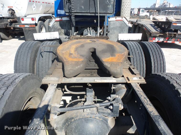 image for item L4605 1997 Ford LT9000 semi truck