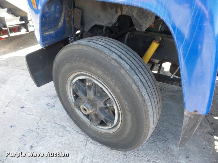 image for item L4605 1997 Ford LT9000 semi truck