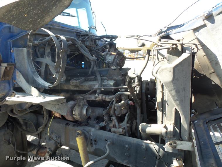 image for item L4605 1997 Ford LT9000 semi truck