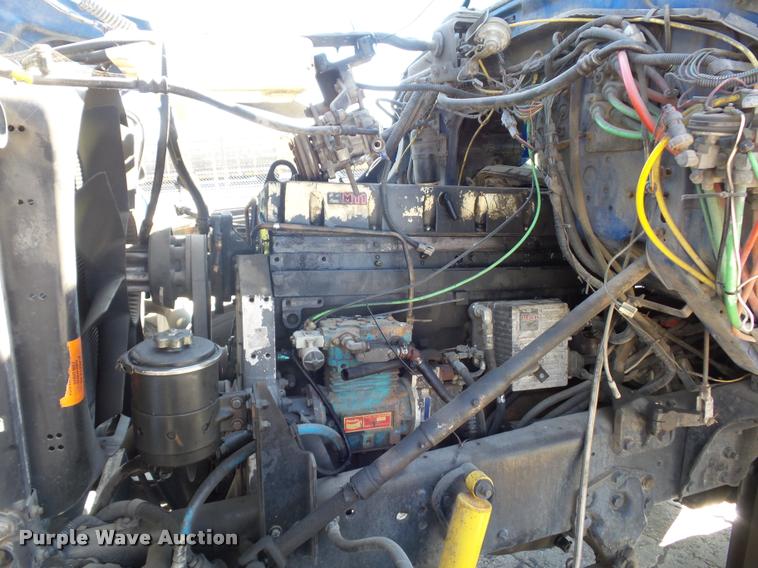 image for item L4605 1997 Ford LT9000 semi truck