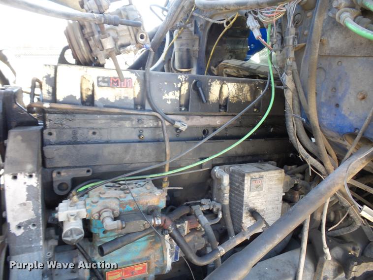 image for item L4605 1997 Ford LT9000 semi truck