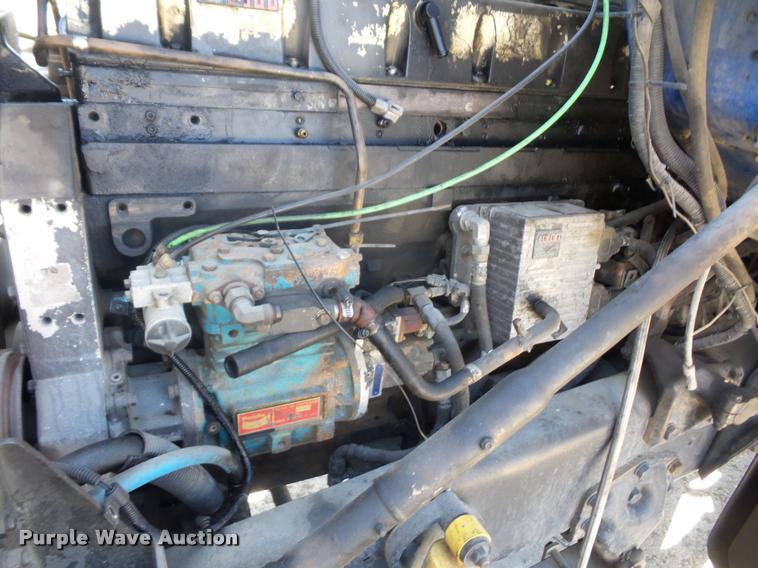 image for item L4605 1997 Ford LT9000 semi truck