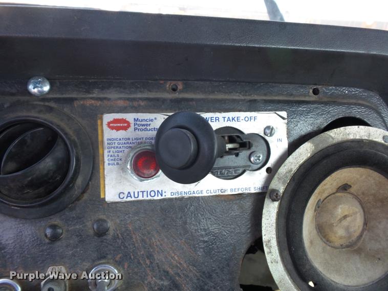 image for item L4605 1997 Ford LT9000 semi truck