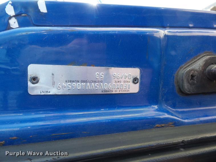 image for item L4605 1997 Ford LT9000 semi truck