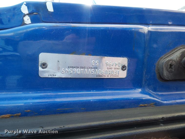 image for item L4605 1997 Ford LT9000 semi truck