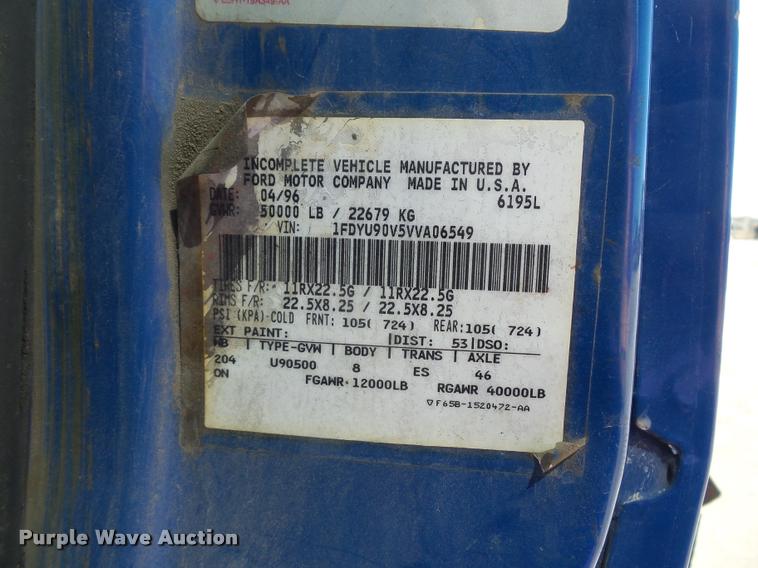 image for item L4605 1997 Ford LT9000 semi truck