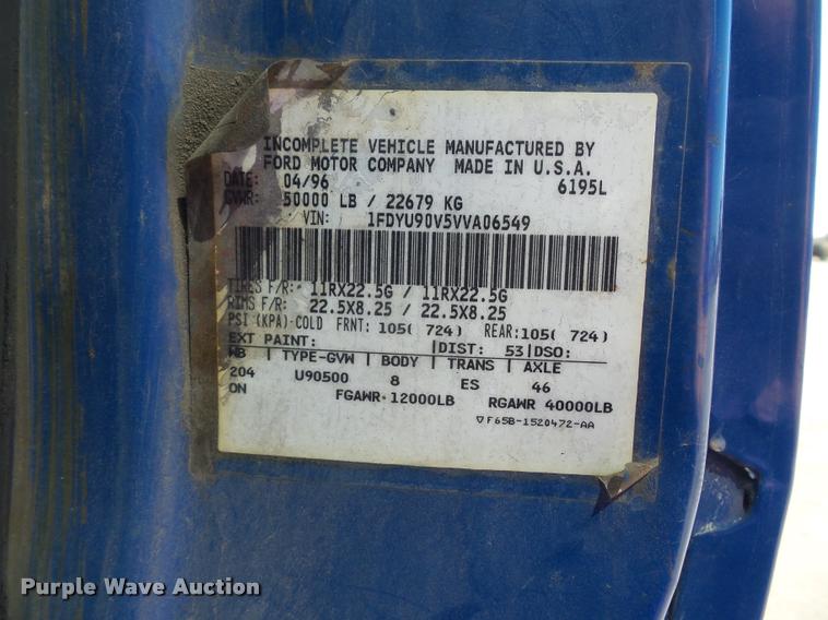 image for item L4605 1997 Ford LT9000 semi truck