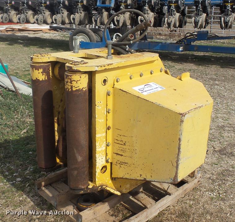 Carco dozer winch in Bronaugh, MO Item L4630 sold Purple Wave