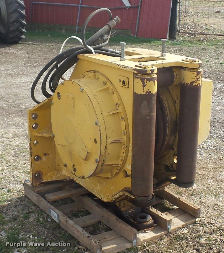 Carco dozer winch in Bronaugh, MO Item L4630 sold Purple Wave