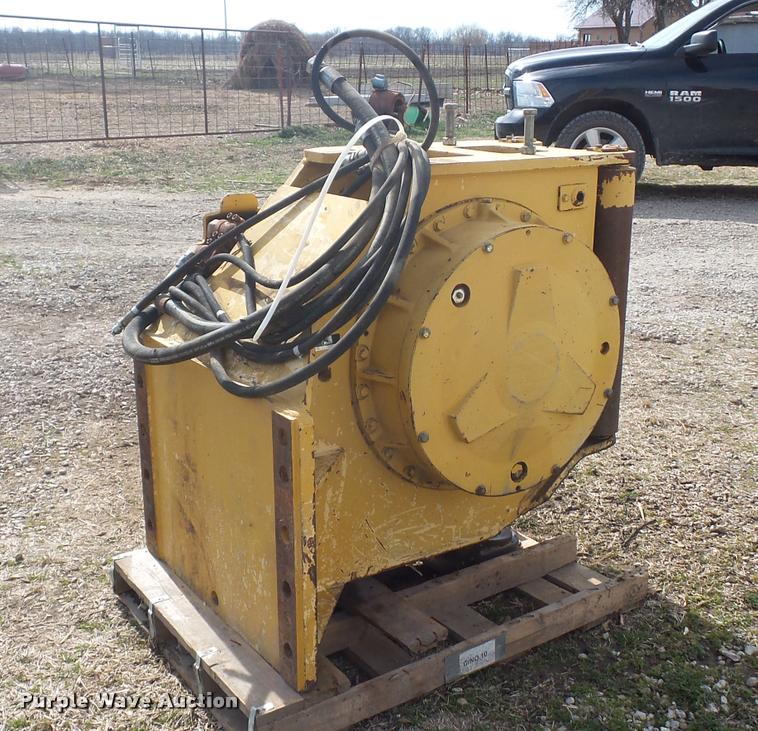 Carco dozer winch in Bronaugh, MO Item L4630 sold Purple Wave