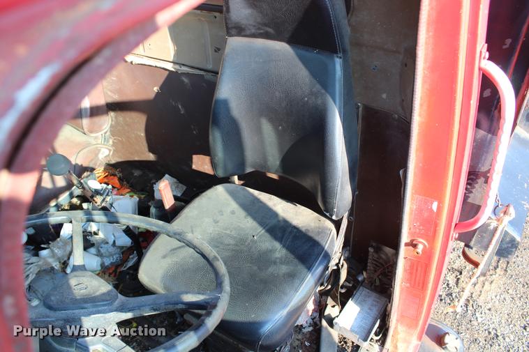 image for item L4790 1984 International S1900 dump truck