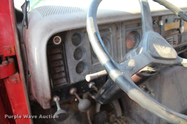 image for item L4790 1984 International S1900 dump truck