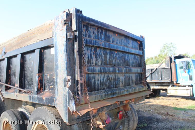 image for item L4790 1984 International S1900 dump truck