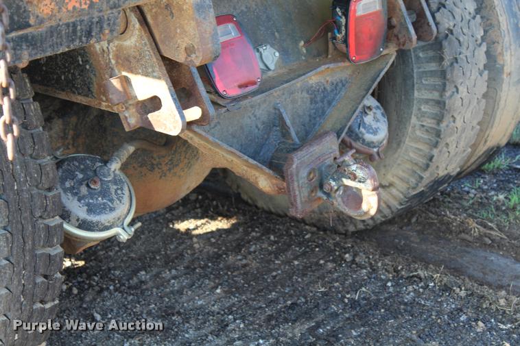 image for item L4790 1984 International S1900 dump truck