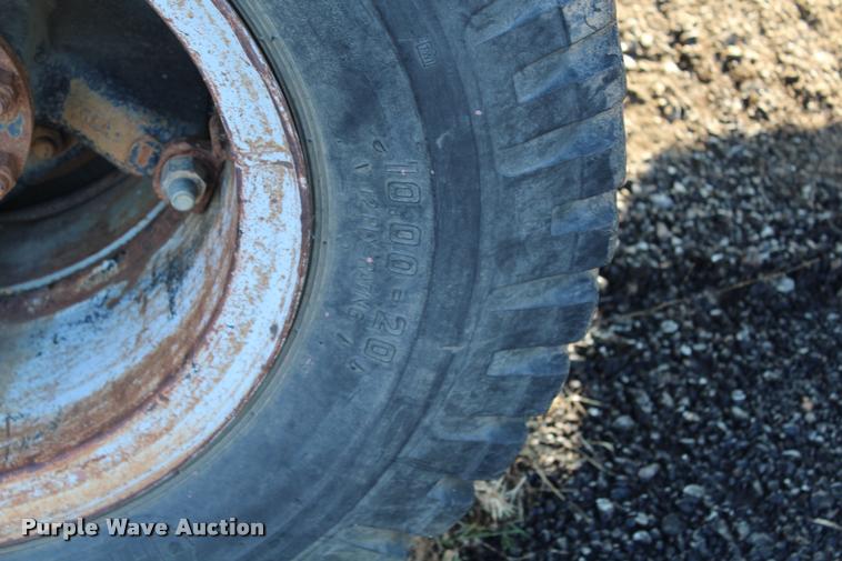 image for item L4790 1984 International S1900 dump truck