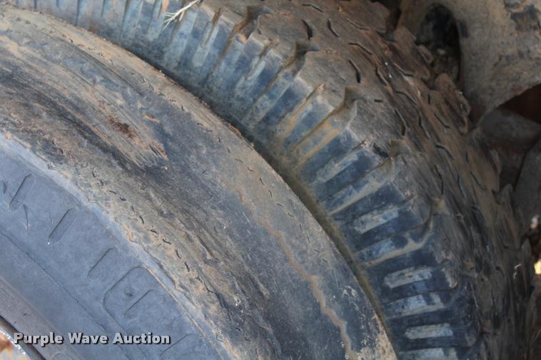 image for item L4790 1984 International S1900 dump truck