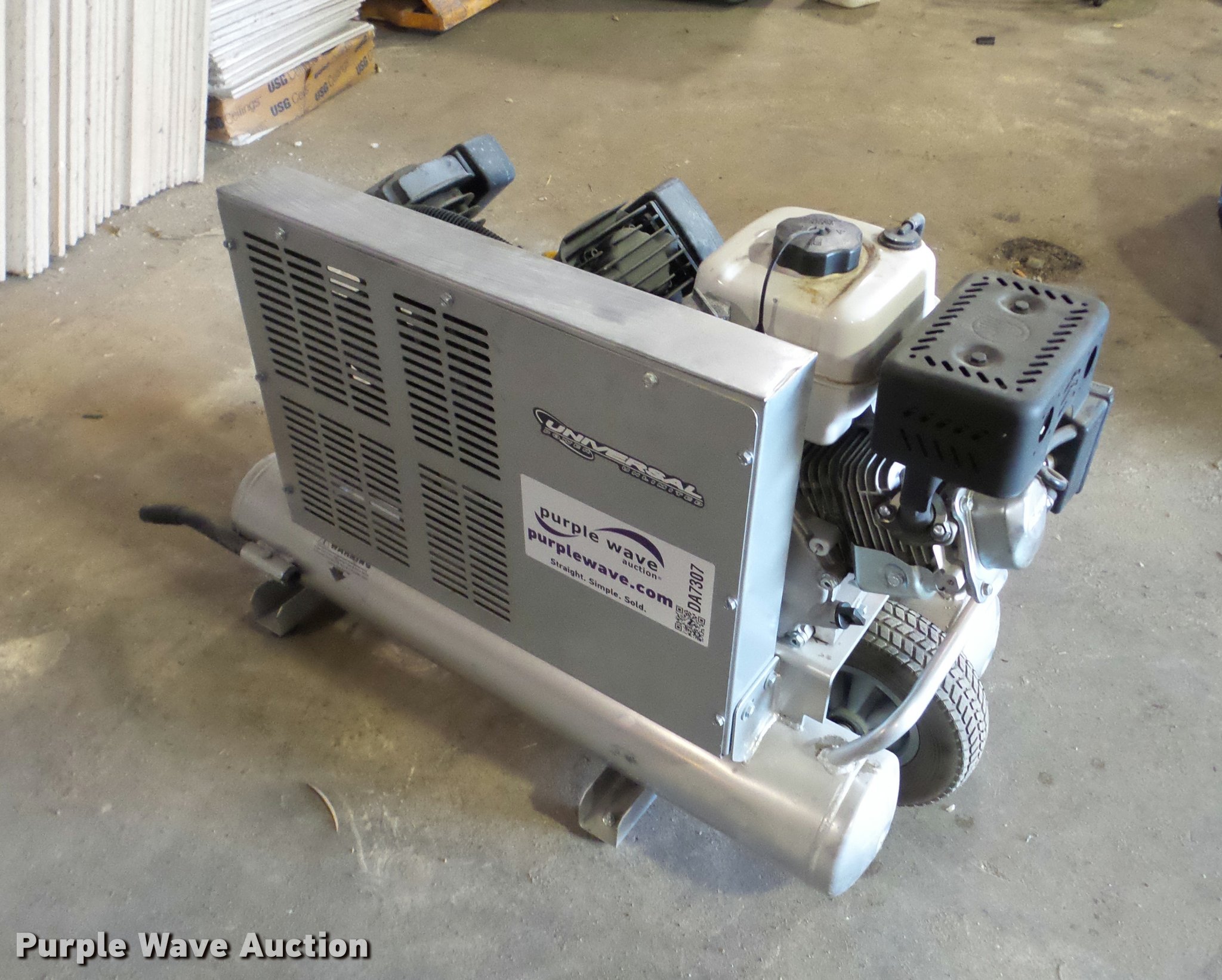 Universal air compressor in Sioux Falls, SD Item DA7307 sold Purple