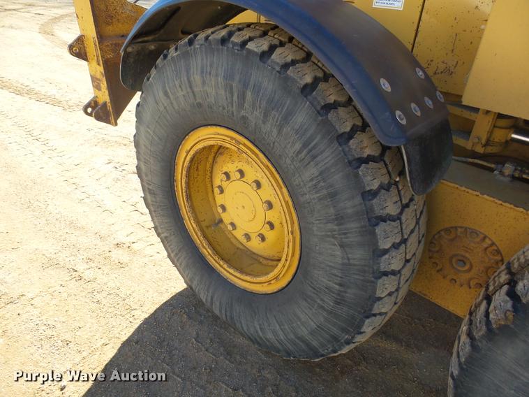 image for item AL9008 2002 Caterpillar 140H motor grader