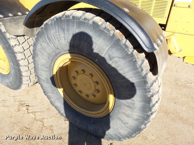 image for item AL9008 2002 Caterpillar 140H motor grader