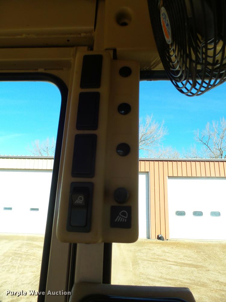 image for item AL9008 2002 Caterpillar 140H motor grader