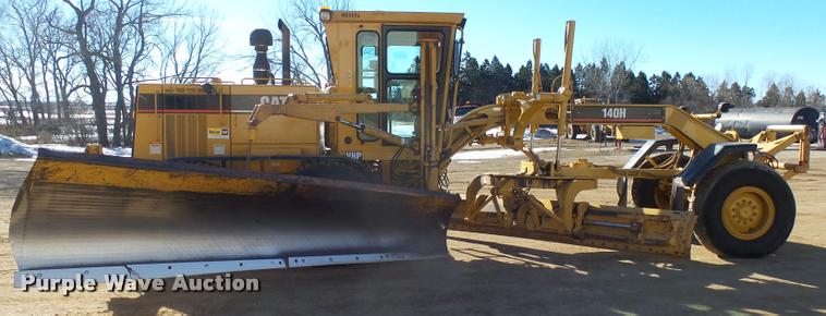 image for item AL9022 2002 Caterpillar 140H motor grader