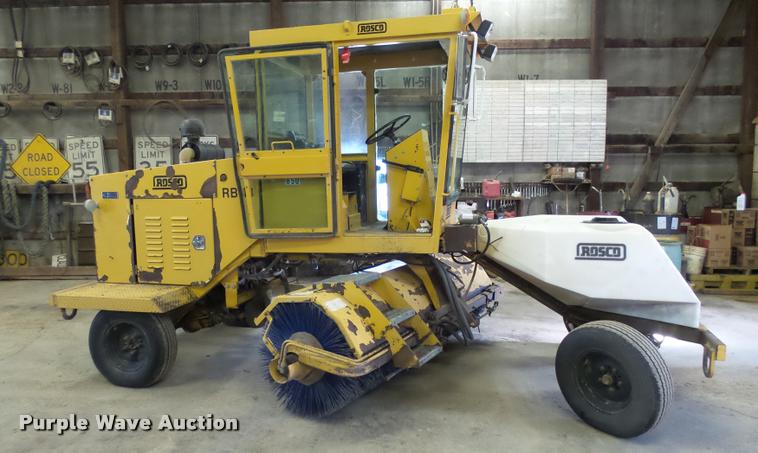 image for item AL9026 2001 Rosco RB-48 broom