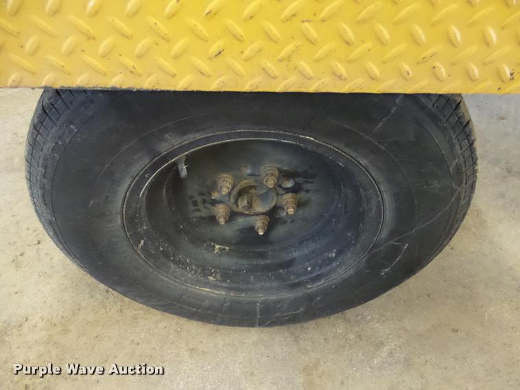 image for item AL9026 2001 Rosco RB-48 broom