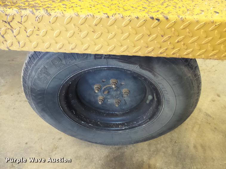 image for item AL9026 2001 Rosco RB-48 broom