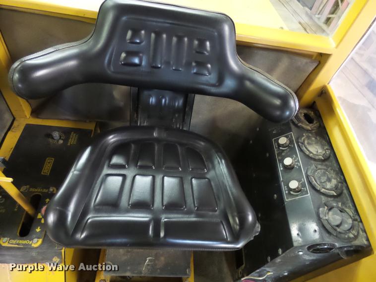 image for item AL9026 2001 Rosco RB-48 broom