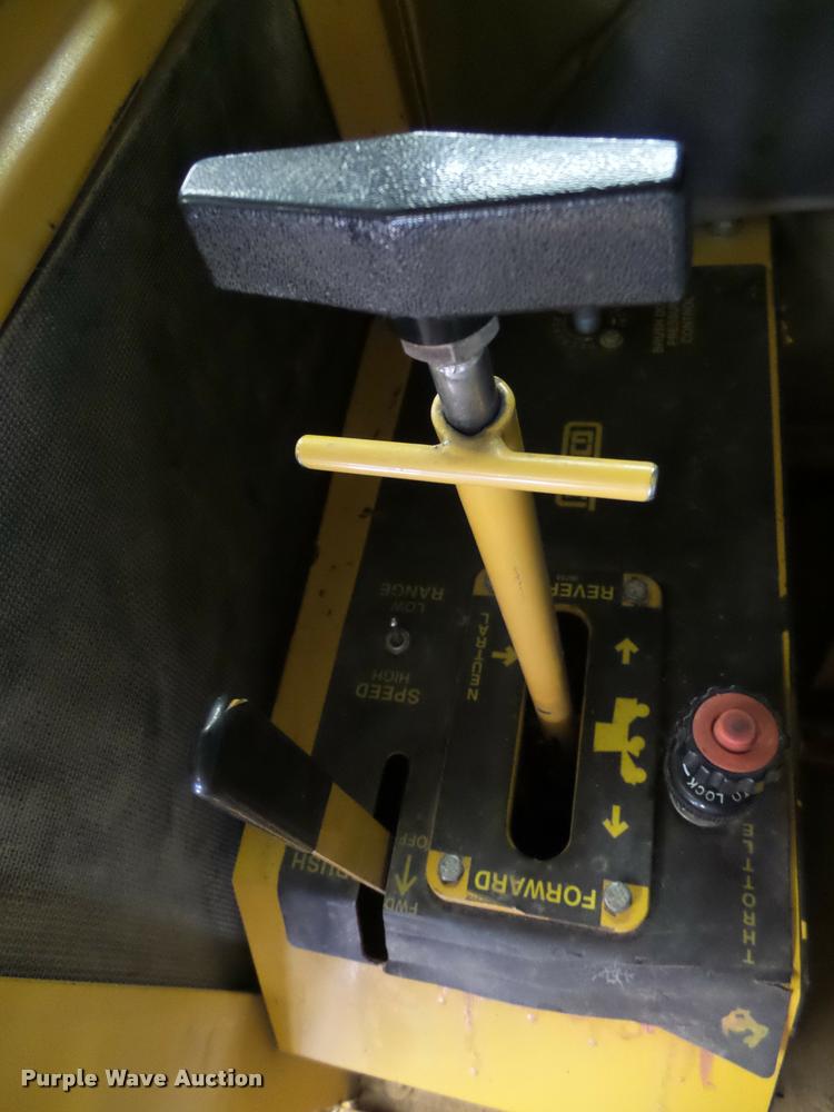 image for item AL9026 2001 Rosco RB-48 broom