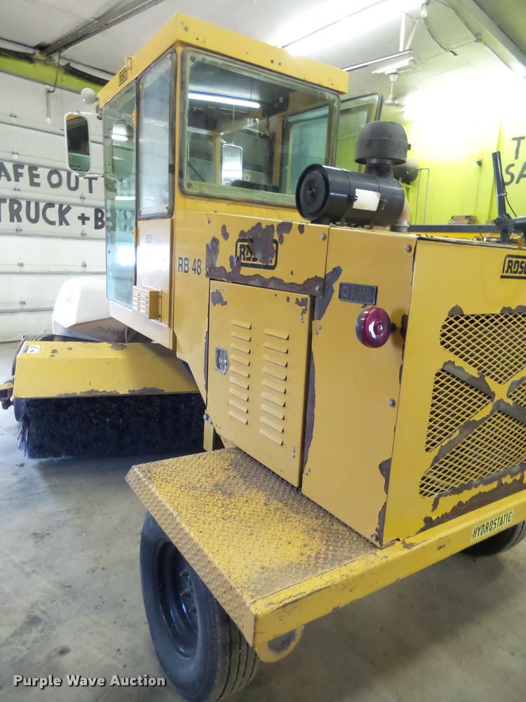 image for item AL9026 2001 Rosco RB-48 broom