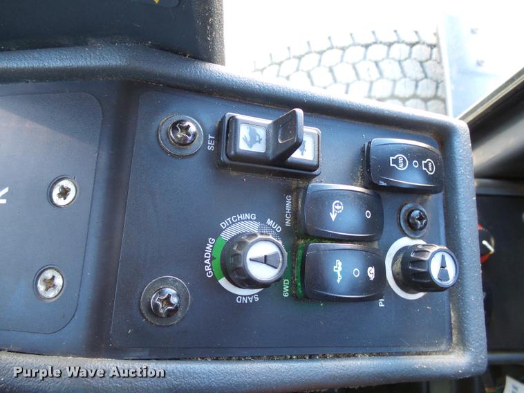 image for item AL9027 2012 John Deere 772GP motor grader