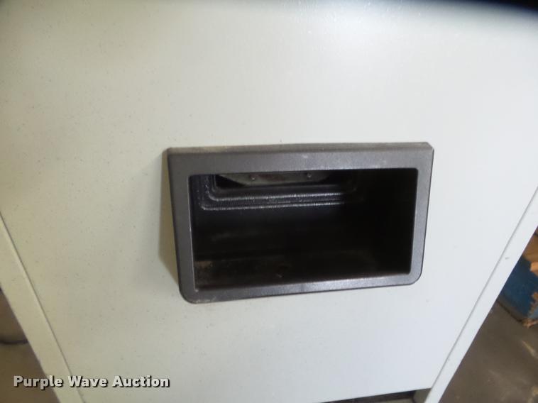 image for item BW9160 (2) vending machines