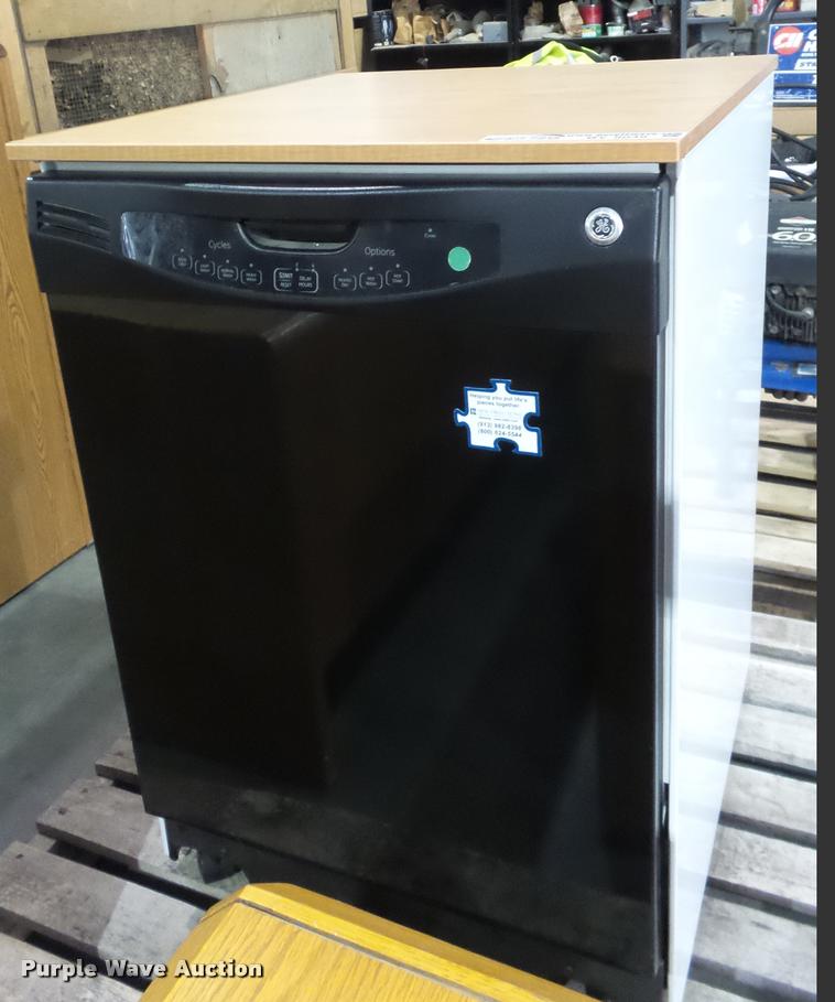 image for item BY9046 GE dishwasher