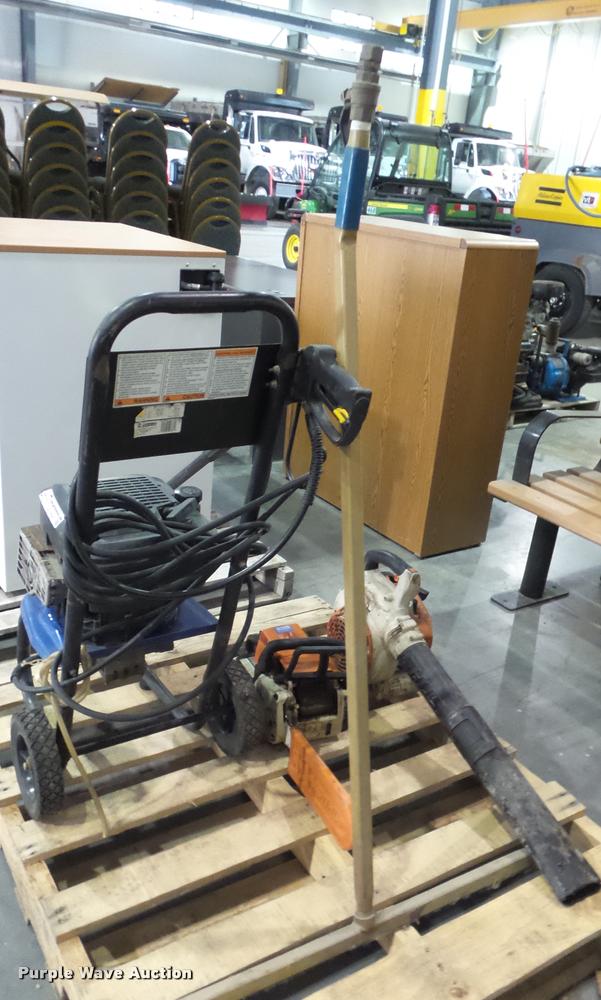 image for item BY9047 Lawn and garden equipment