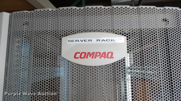 image for item CB9625 Compaq server rack