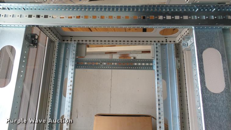 image for item CB9625 Compaq server rack