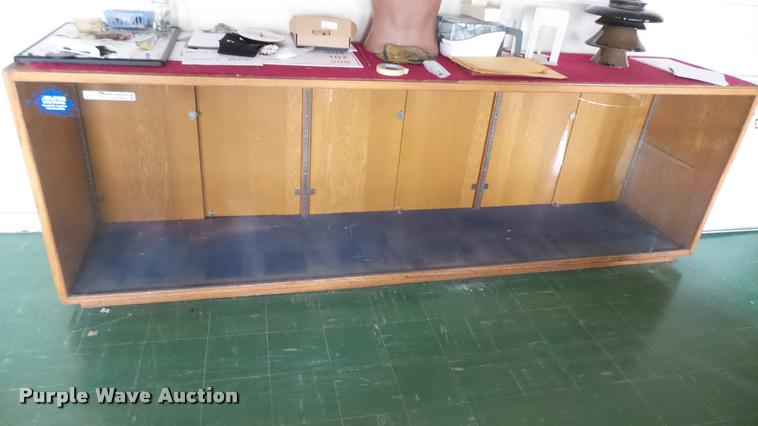 image for item CB9632 Wood display case