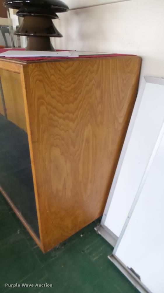 image for item CB9632 Wood display case