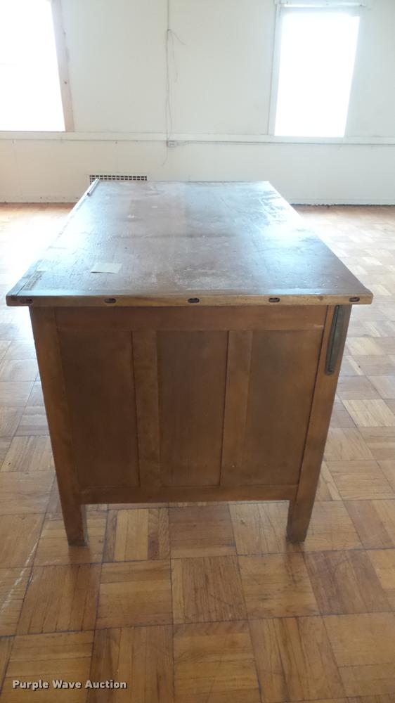 image for item CB9637 Wood desk