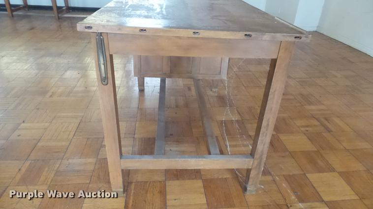 image for item CB9637 Wood desk