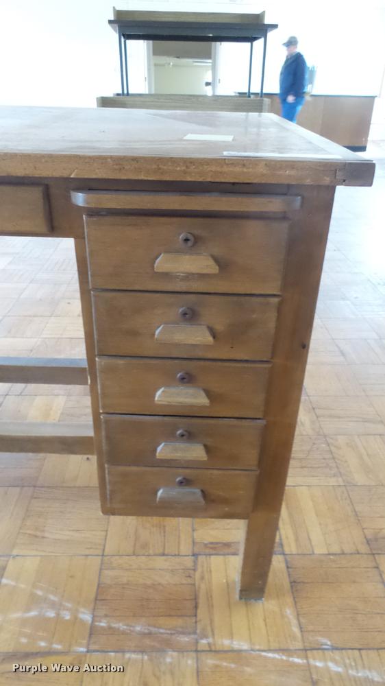 image for item CB9637 Wood desk